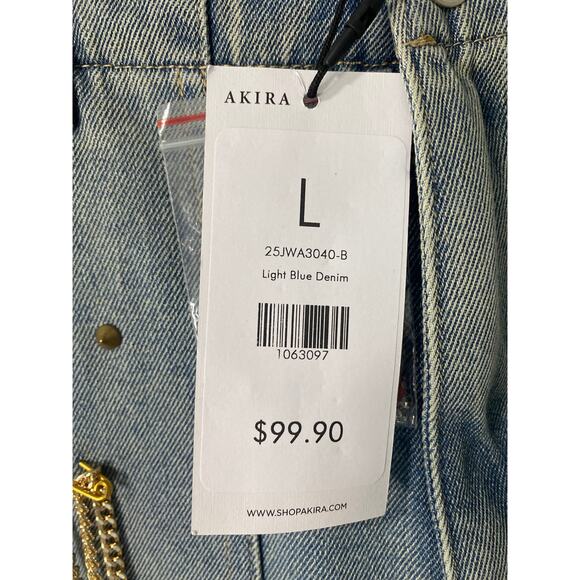 New Akira Women's COOL GIRL LIKE ME BERMUDA SHORT Size Large - Picture 3 of 4